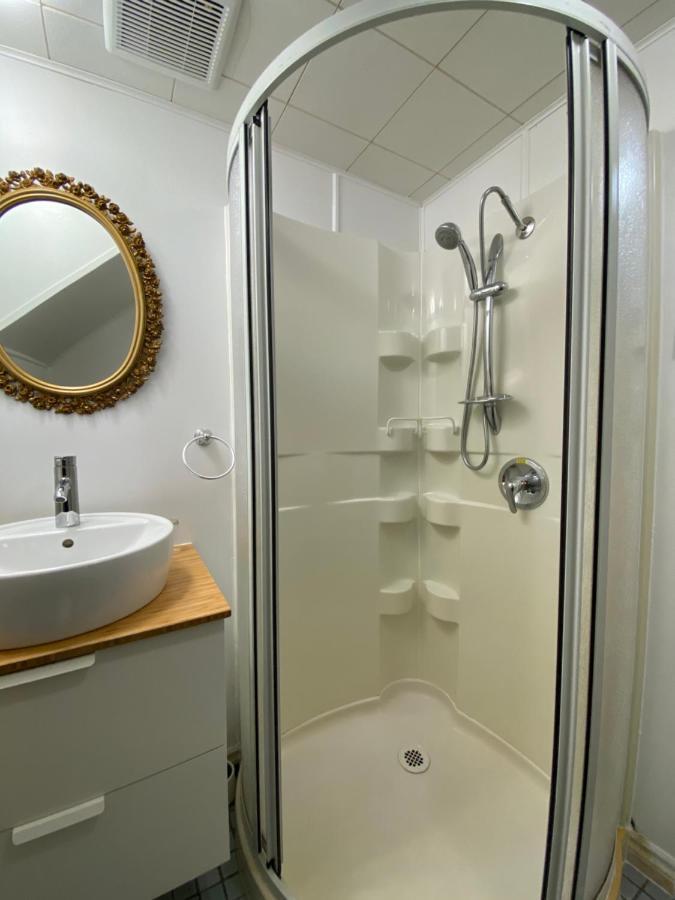 Martine & Michel Apartment บูว์เชอร์วิลล์ ภายนอก รูปภาพ